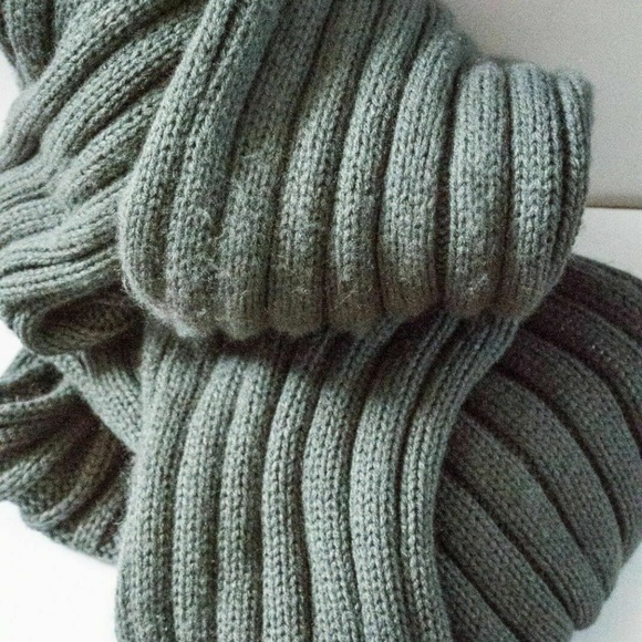 Infinity Scarf - Of All Threads - Picture 2 of 6